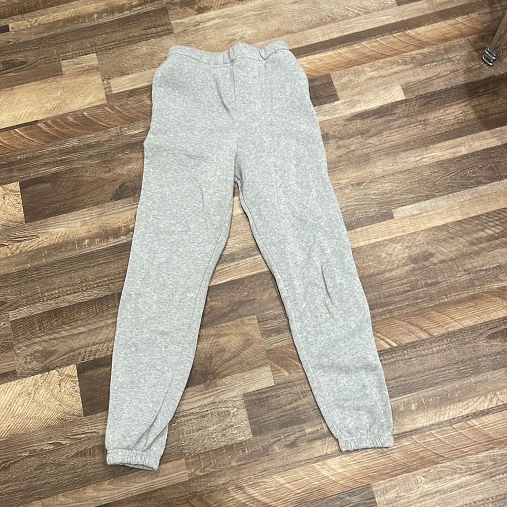 grey sweatpants